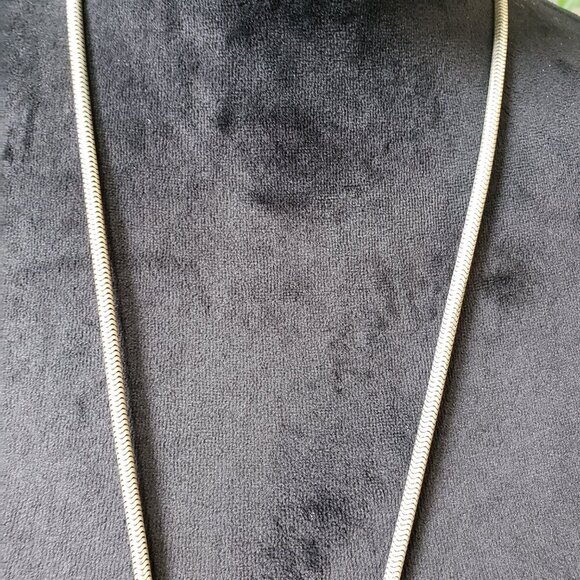 Women's Silver Plated Red Sard Gemstone Snake Chain Pendant Necklace with Barrel - Picture 6 of 6